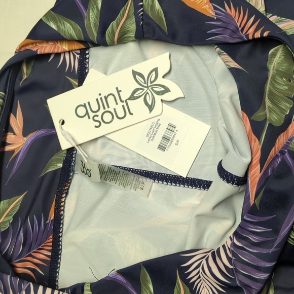 2/$25-Quintsoul Highrise Crop Leggings in Navajo Print NWT Size Small Swim Pants - Picture 6 of 7